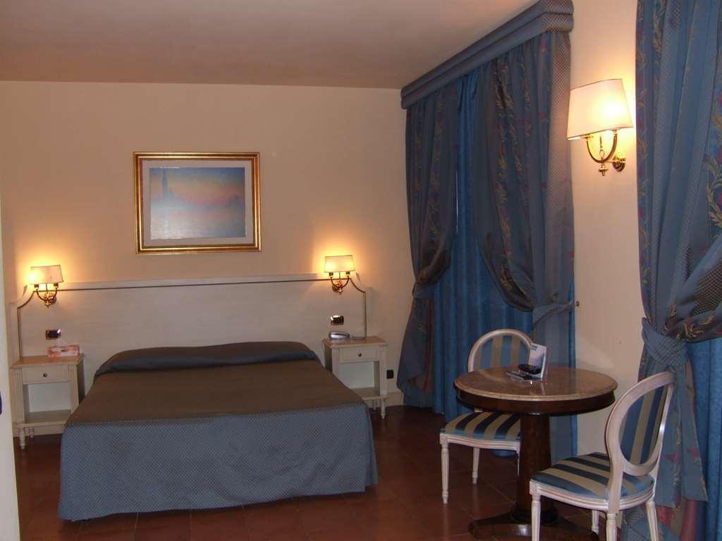 Hotel Quadrifoglio Roma Eur Phòng bức ảnh